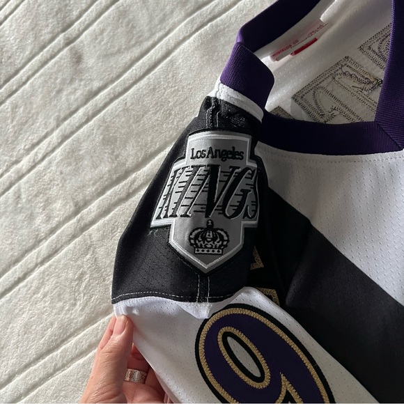 Authentic Los Angeles Kings ‘Burger King’ 1996 Jersey Mitchell and Ness - Picture 8 of 10